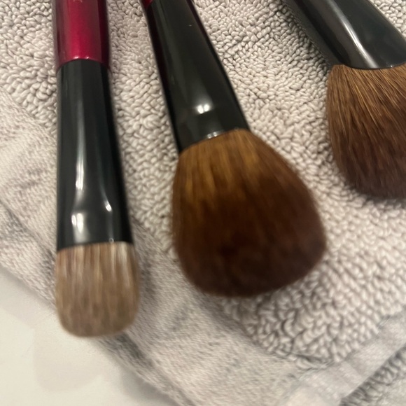 Sonia G and Wayne Goss Makeup Brushes - Picture 6 of 13